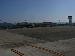 高知龍馬空港に　搭乗手続きに時間を要し少し延着で到着しました
そこからバス移動で市内へ