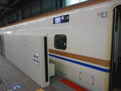 金沢で北陸新幹線「つるぎ」に乗り換え、富山に向かいます。
