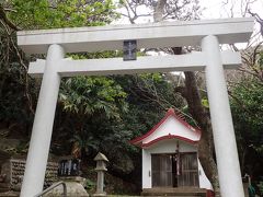 まずはこちら「実久三次郎神社」に参拝