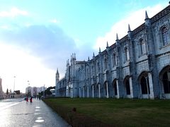 ジェロニモス修道院。存在感があります。