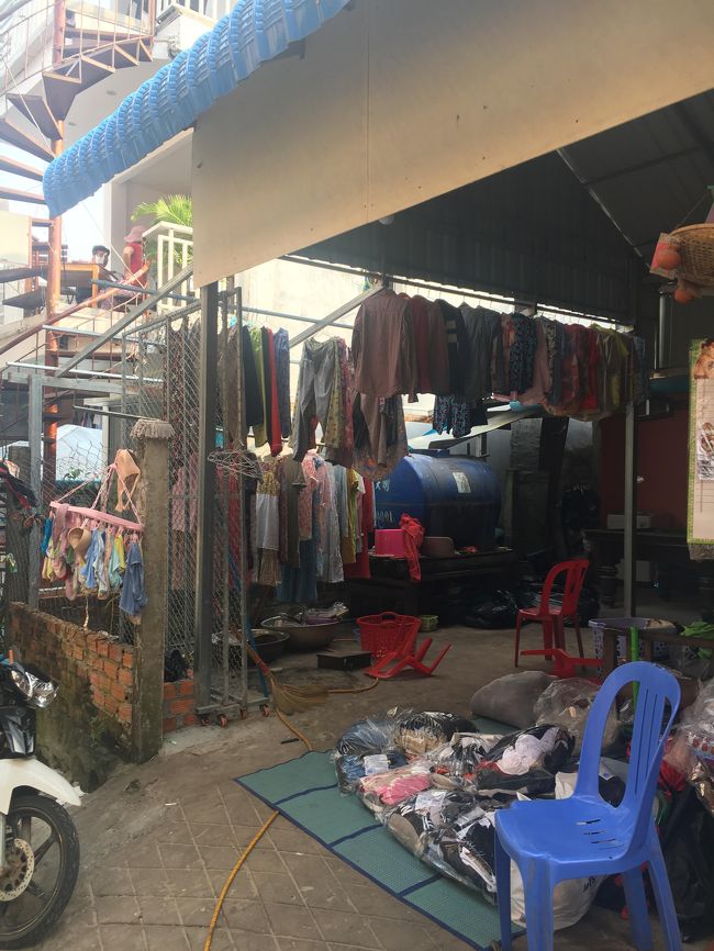 こんな感じで、干してある。結構匂いのきつい洗剤。