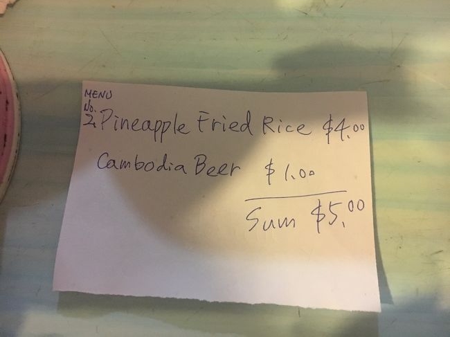 メモ紙で、オーダー。代金の合計も書いておきます。うちの教室のシステムと一緒だ～～と、ちょっと感動★一人で切り盛り大変だよね～