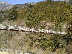 こちらが湯の華から見た吊り橋。大滝への入口です。