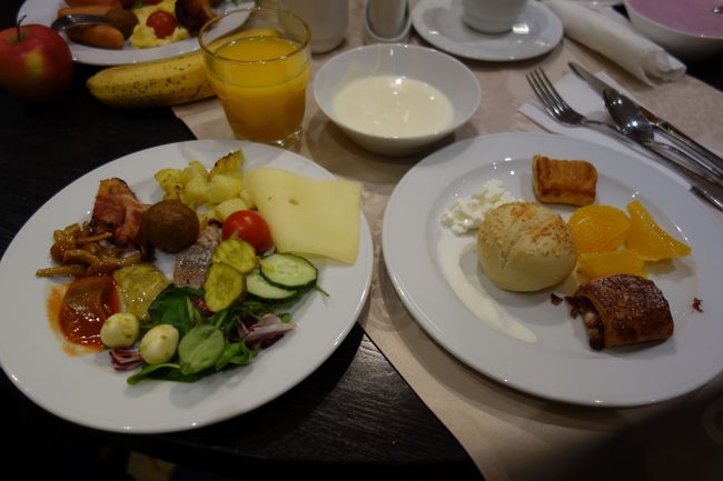 ６日目　朝食ビュッフェ。会場も素敵でした。