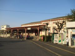 大村駅で下車。ここからタクシーに乗って空港へ移動します。
ですがこの日に帰京するFC東京サポーターでタクシー乗り場は大行列。何台か待ってようやく乗れました。