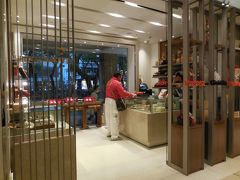ホテルロイヤルニッコー台北ではパイナップル―ケーキとヌガーを購入。（こちらも去年訪問したので写真は割愛）