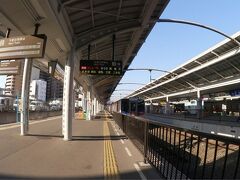 ことでんで遊んでいたら、特急うずしおの発車時間が迫って来ました。

高松築港駅からダッシュで高松駅までやって来ました。

まもなく発車時間ですが、なんとか間に合ったようです。まだ発車ベルは鳴っていません。