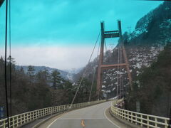 ７番目は飛越七橋の中で最も長い合掌大橋（がっしょうおおはし）。
全長４４０ｍ。