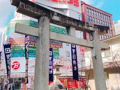 本日の目的その１
警固神社に到着

博多駅からまたまた100均バスで来ました
警固神社前で下車

繁華街の中にあります