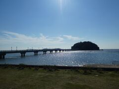 竹島に着きました
西尾からはあっという間に着きます
23号線は海岸近くを走ってるので竹島もすぐそこです