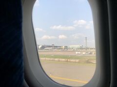 定刻にスワンナプーム国際空港に到着しました。