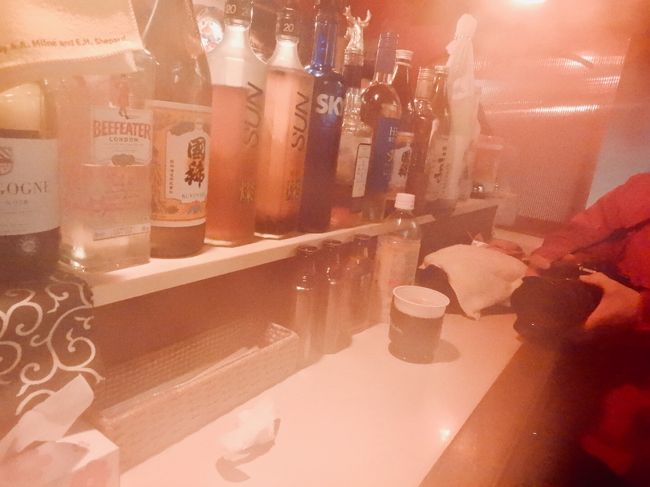 甘酒くださ～い♪と言う私達に<br />店主さん「ああぁ～　甘酒は隣の店だわ～」<br /><br />あれ(^^;;  間違って入って来ちゃたの？<br />もうね甘酒が飲みたい一心で<br />「立ち飲み　一品料理」の看板 は目に入ってなかったですぅ(^◇^;)<br />