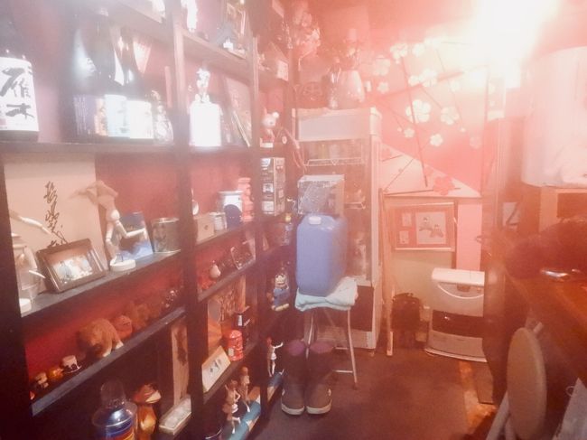 お店へ入ると 店主さんの第一声が<br />「トイレが凍れて使えないんだけど良い？」<br />どうにもこうにも この日は寒いってもんじゃなかったからねぇ<br /><br />「いいの(´∀｀*)いいの～」<br />「とにかくあったかいもの飲ませてくださ～い」