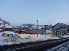 道の駅ですが、道路に積雪はないです。
無風状態で内陸側は雲も確認できません。