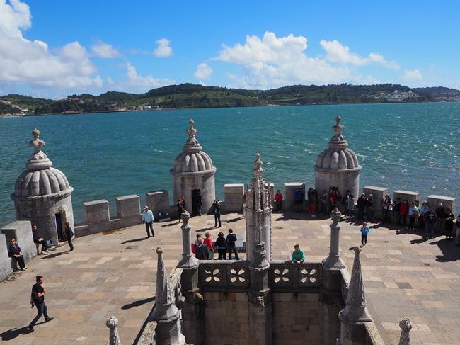 ２階の国王の間にはバルコニーがあって、テージョ川とテラスがいい眺め♪