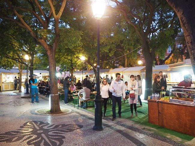 夕食の後はグロリアのケーブルカーに乗って、サンペドロ・デ・アルカンタラ展望台へ。