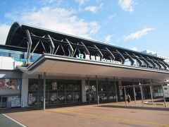 1時間弱で高知駅に到着。
20年ぶりに訪れたら立派な高架駅に変わってた。
しかも自動改札もある！！

駅を出たら、領石出張所行きの路線バスに乗って岡豊城へ。
