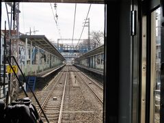 直線区間が続き、電車は100km/h前後で座間駅を通過します。
新座間駅→座間遊園駅→座間駅と改称。