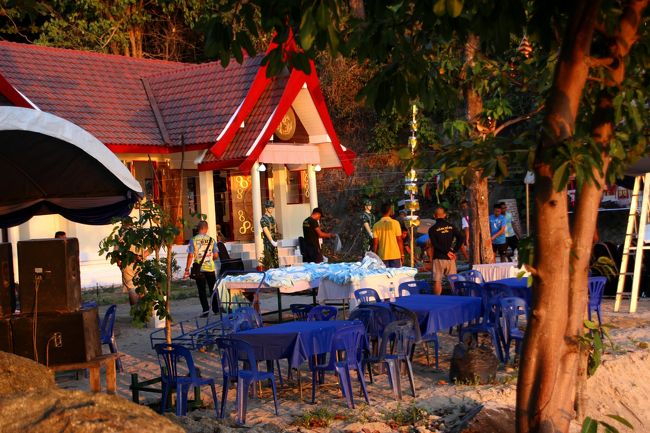 ☆Royal Thai Navy , Pattaya Beach @ Koh Lipe Thai<br /><br />さらにこの日は偶然にも落成記念パーティだったようで<br />近寄りがたい雰囲気だったので<br />昨年まで利用していたNavy,s Cllub Barには行けませんでした。