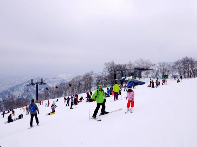 19年 春 第5回 毎年恒例となってきました 友達13人と苗場スキー場へスキー合宿旅行 ふふふ L Arc En Cielのボーカリスト Hydeに会ってしまった 2泊3日 苗場 新潟県 の旅行記 ブログ By 働きマンさん フォートラベル