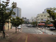 市場を抜け、釜田駅へ。
約400年前の朝鮮出兵時に加藤清正が築城した城跡を見るため、蔚山（ウルサン）に行きたかった自分。
駅には来て見たものの、駅は閑散として、時刻表も手に入らず、駅員さんもおらず、まだ韓国に慣れていなかった自分は、鉄道で蔚山に向かうことを諦めました。