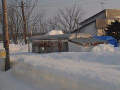 　中小屋駅停車です。