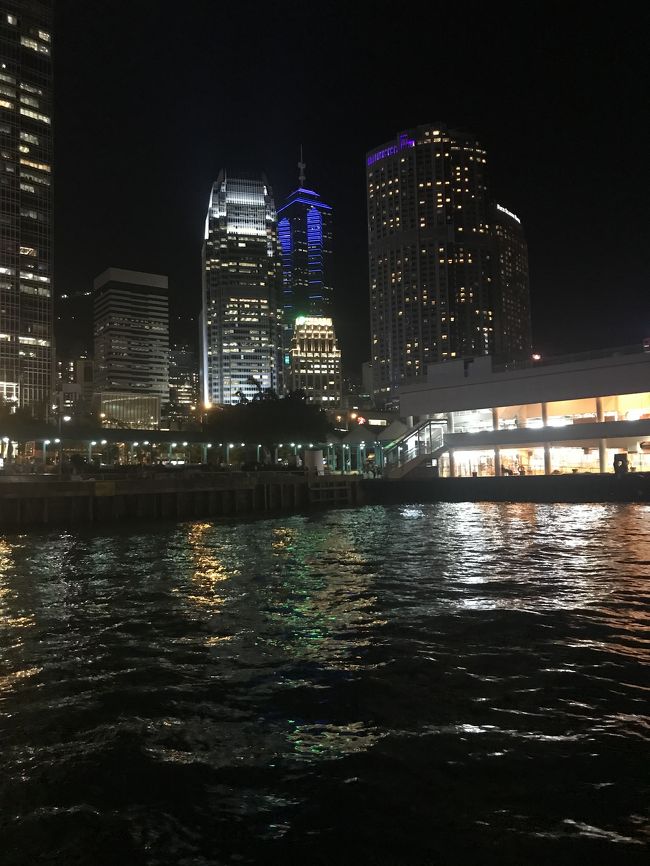 香港市内観光<br /><br />スターフェリー乗船体験<br /><br />今度は<br />フェリーからの夜景鑑賞！！