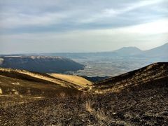 【大観峰】
阿蘇山の噴火で出来たカルデラ「阿蘇谷」で、人々は生活を営んでいる。