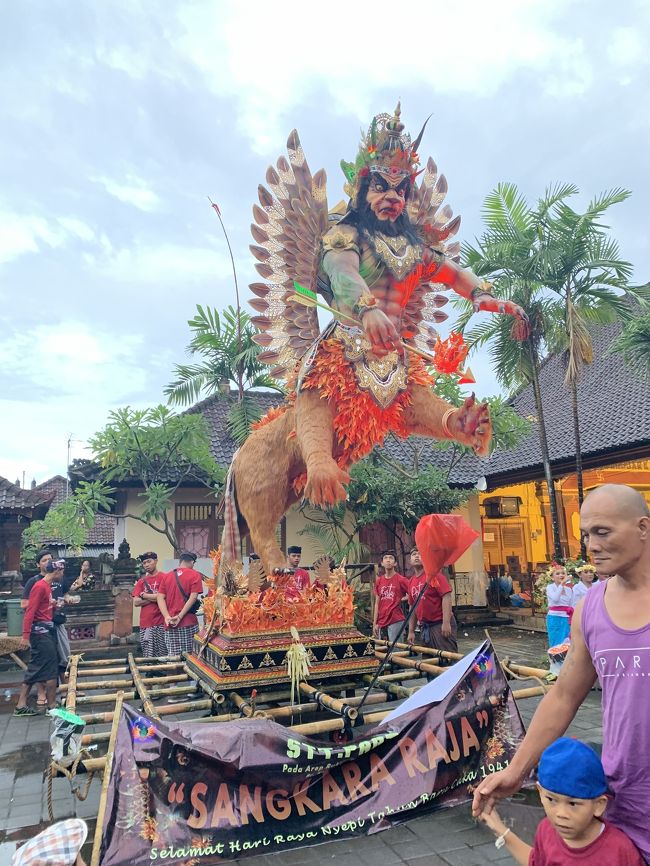 大きくて、電飾で光るオゴオゴ