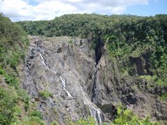 途中の「Barron falls」駅で小休止です。