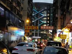 奥に見える建物はドラゴンセンター
あちこち散策