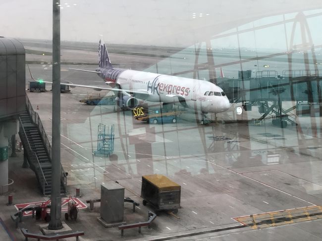 この飛行機で帰りまーす<br />次回は晴れ！を狙って来たいですねぇ～<br />雨振りは楽しくないo(｀ω´ )o<br />いつか、リベンジしましょう！香港！
