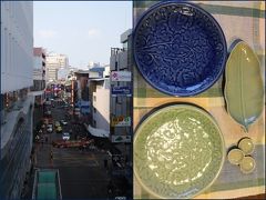 The Legend（ザ レジェンド）でセラドン焼きのお買い物♪
BTS駅Sala Daengに直結しているビル(奥の方のビルの2階)にあるお店、、
柔らかい薄緑色や鮮やかな青のセラドン焼きが揃っています♪
お皿だけではなく、カップや小物も沢山～♪
しかも、、20％引き♪　食器好きのkuritchi、、もう目が完全にハート♪
自分で機内持ち込みで持って帰られる分を吟味して購入（＾＾

一方ダンナは、同じビルの中にはゴルフ用品を扱っている店がずら～～～っ！と並んでいて、、
そろそろ買い換えたいと思っていた（らしい）ゴルフバッグを色々物色！
思ったほど日本で購入するより安くなかった事と持ち帰る大変さを思い
結局は購入しなかったのですが、kuritchiがお皿を選んでいる間も
それはそれは、、楽しい時間を過ごしていた様です（＾＾
