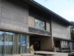 三嶋大社宝物館
三嶋大社の通史、足利尊氏の大社に残る文書、宝物、奉納刀剣がありました
時々展示替えをしているようです