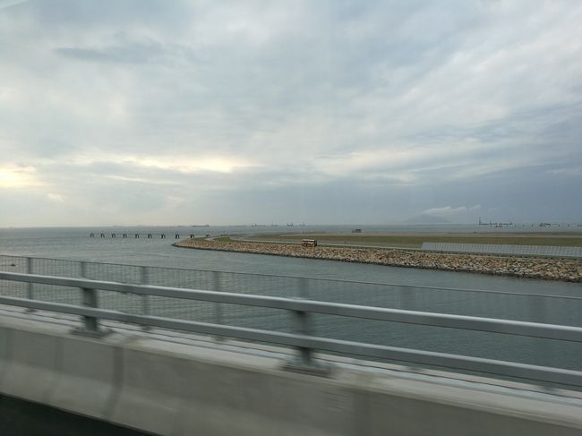 発車して7分後には海に出ました。