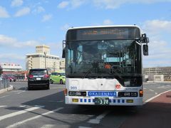 とりあえず岡山駅へ戻ることにして路線バスに乗りました。
岡電バスです。