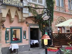 やってきたのはウィーン最古のレストランと言われるグリーヒェンバイスル。
