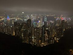 夜景は綺麗でしたが雲が流れてきてじわっと濡れて、半袖では寒かった。