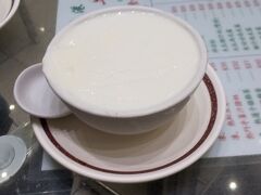 道迷ってたら、牛乳プリンで有名なお店発見！
食べて少し落ち着く。

なんとか大きな道まで出て、ひと安心