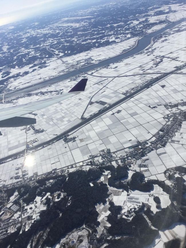 バンコクでは30分ほど  旋回<br />空港 飛行機 混雑<br /><br />国内線乗り継ぎ<br />大混雑<br />時間間に合わないよーーーー<br />の声が・・・・・・