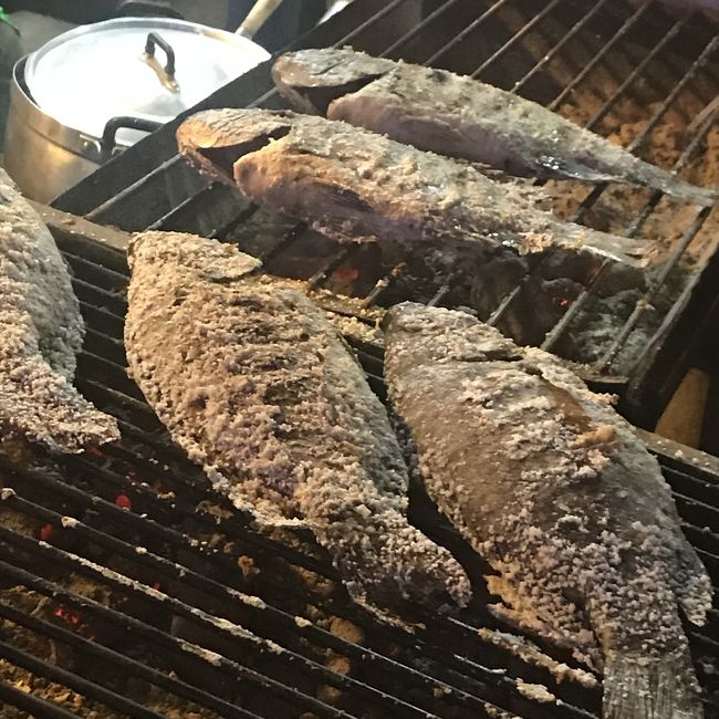 ナイトマーケット自体は、ま、こんなもんかなぁ<br /><br />皆さん、暑いのに元気ですなぁ、、、