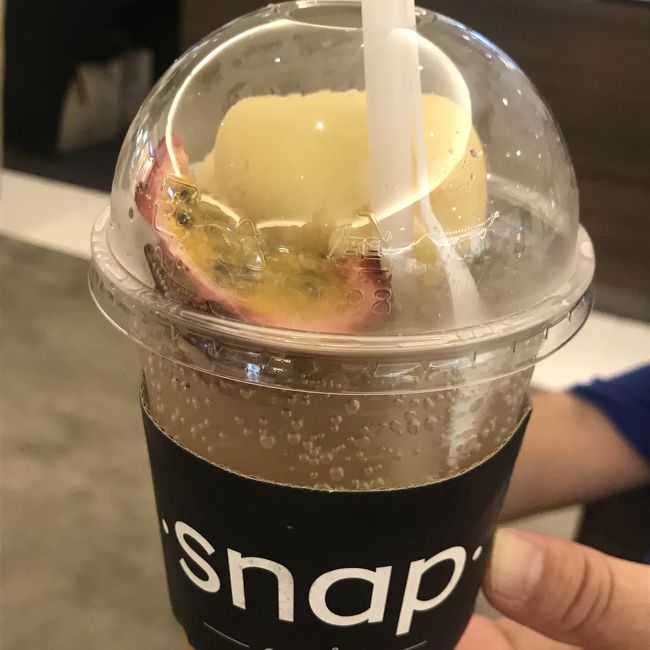 チットロム駅に移動<br />オプショナルツアーの集合時間まで時間があるので、<br />隣のゲイソンビレッジでちと休憩<br /><br />ジュースにアイス入ってて、80B