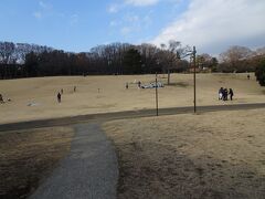 根岸競馬場跡の根岸森林公園
競馬場が公園となっているので広さは想像できます。