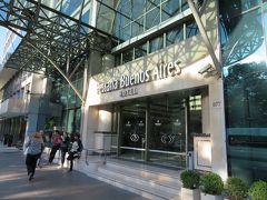 ペスターナ ブエノス アイレス（Pestana Buenos Aires）
7月9日通りの東側に位置するホテルで、観光に便利な場所にあります。