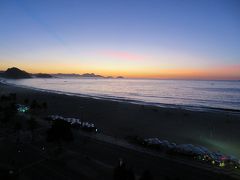 コパカバーナ海岸の夜明けです。