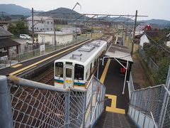 7:53発、肥薩おれんじ鉄道（普通）八代行き。HSOR-100形気動車。
川内の一つ手前の隈之城駅で乗り換えます。