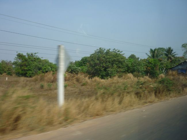 朝8時にホテルを出発して、先ずは水中遺跡クバルスピアンに向かう。<br />ホテルから約1時間。