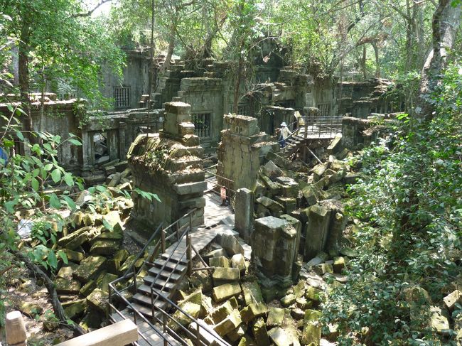 素晴らしい廃墟といった感じで、アンコールワットとはまた違った趣がある。