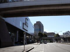 金龍寺から甲州街道、鶴川街道を走って45分ほど。
本日の宿は京王プラザホテル多摩。