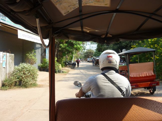 最終日は夕方６時まで時間がある。<br />このホテルはその時間まで利用してよいとのことで、大変助かる。<br />予定としては、シェムリアップ空港２１：３５～ホーチミン空港２２：５０<br />約１時間半ほど待って００：３０の福岡空港行<br />５時間ほどで朝の７：２０分に到着という予定である。<br /><br />